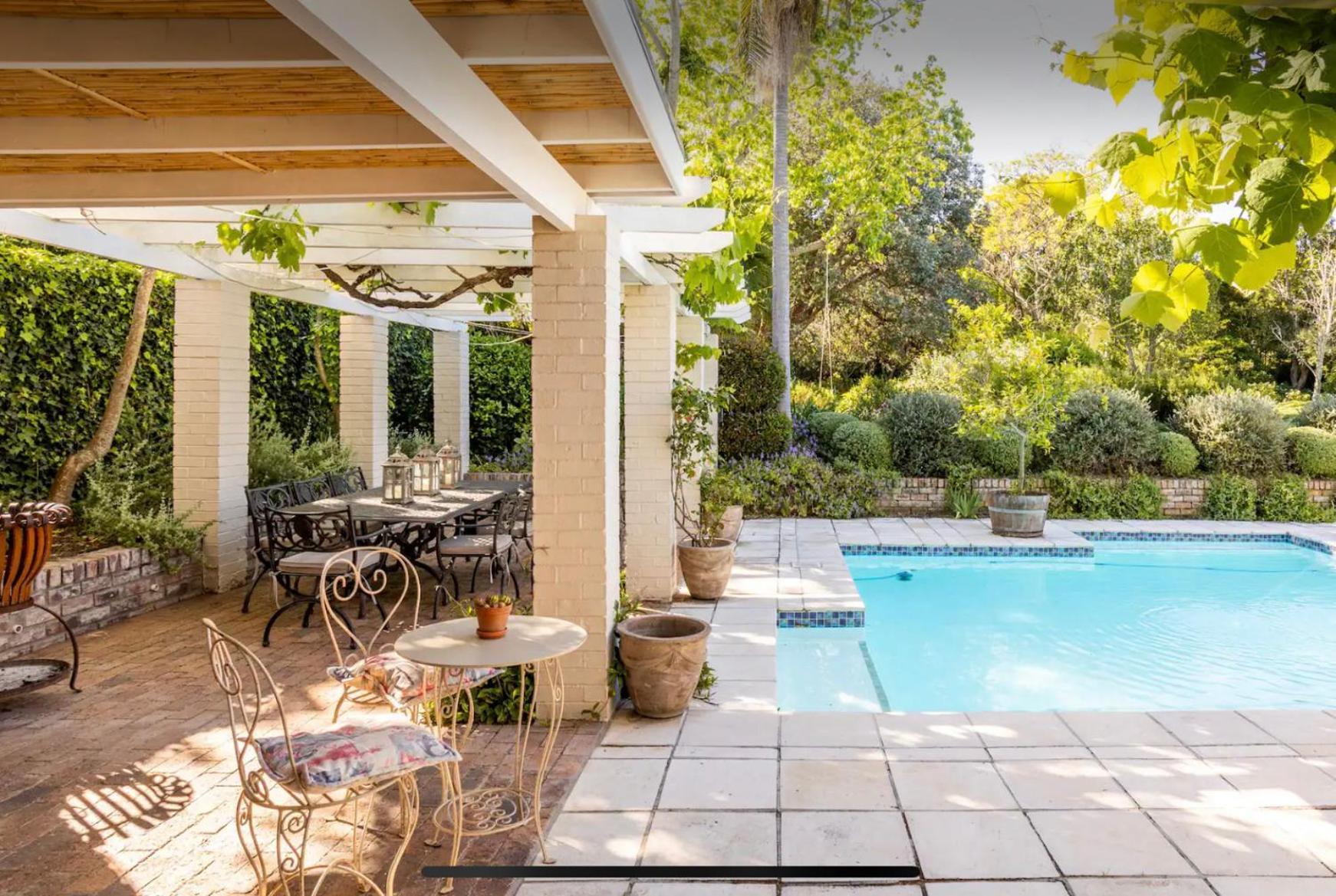 Guest Suite - Leafy Constantia Guest House ケープタウン エクステリア 写真