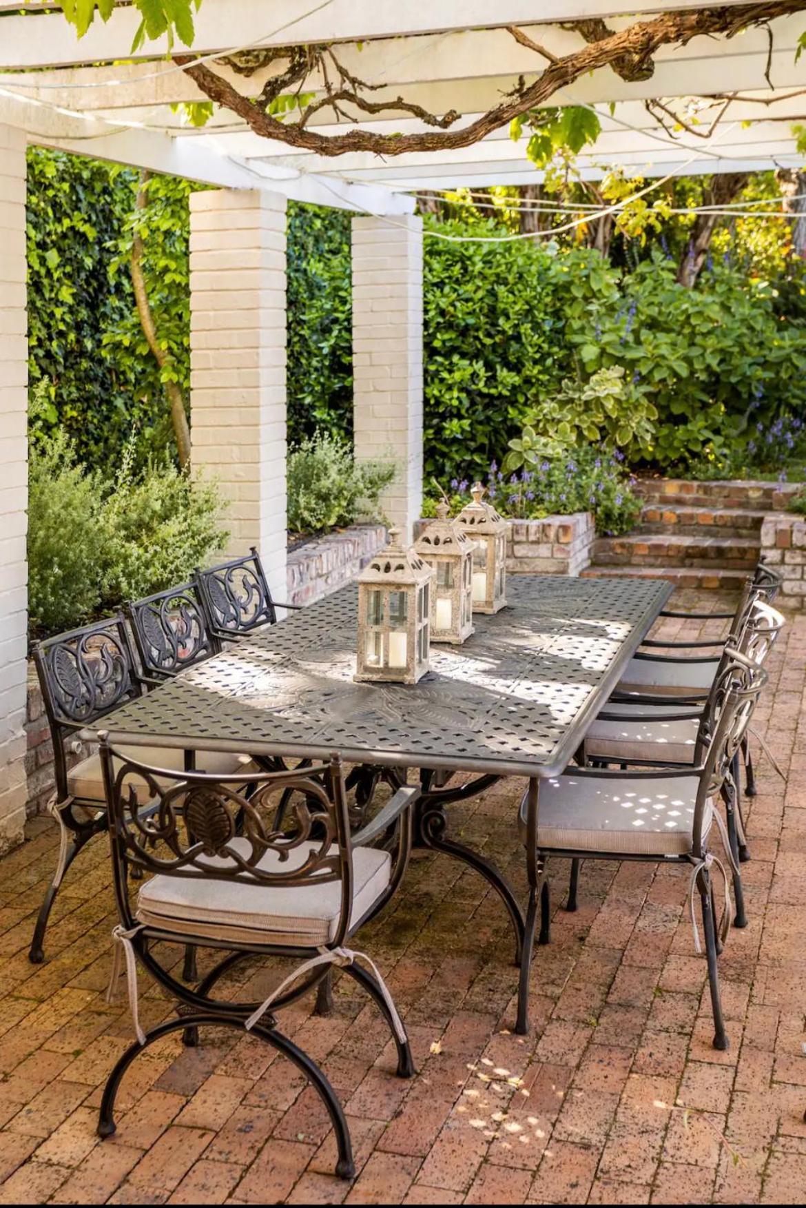 Guest Suite - Leafy Constantia Guest House ケープタウン エクステリア 写真