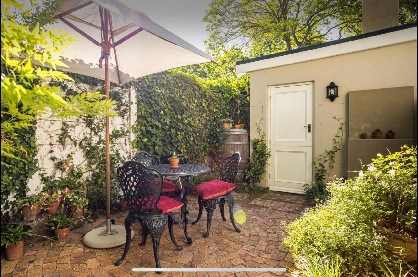 Guest Suite - Leafy Constantia Guest House ケープタウン エクステリア 写真
